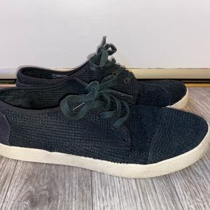 Black toms shoes 👟